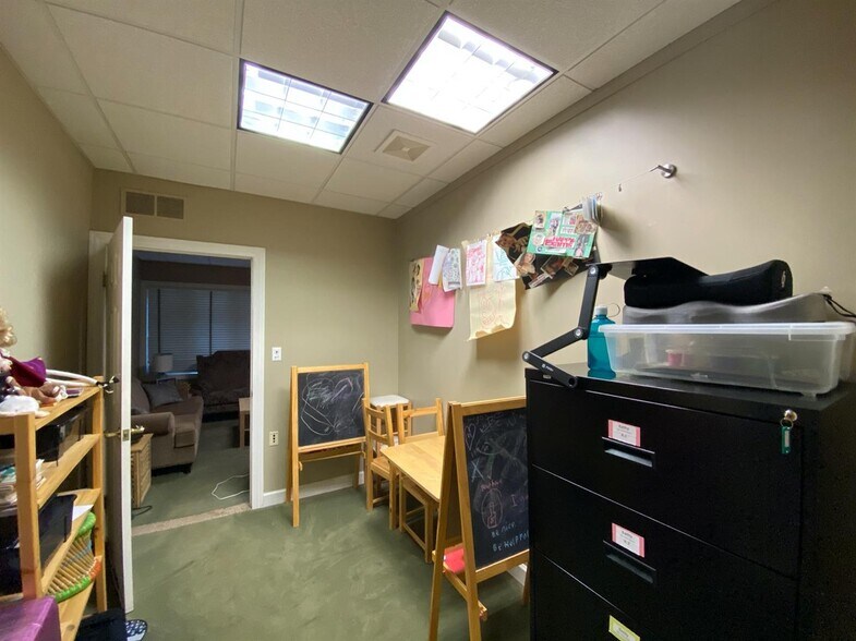 More Photos Of 131-137 Keveling Dr, Saline Medical For Sale