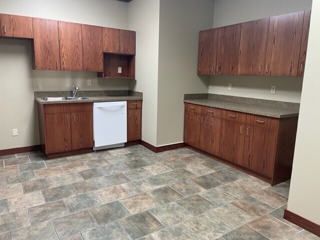 More Photos Of 1217 Centre St NW, Calgary Office For Lease