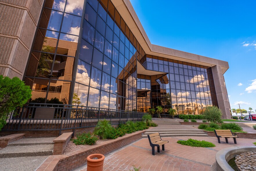 More Photos Of 2001 W Camelback Rd, Phoenix Office For Lease