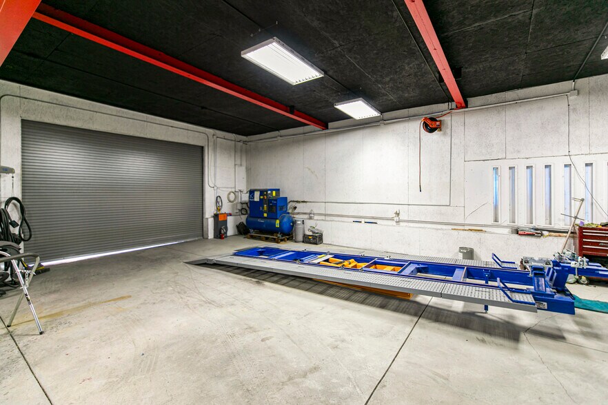 More Photos Of 4605–4619 W Pico Boulevard, Los Angeles Auto Repair For Sale