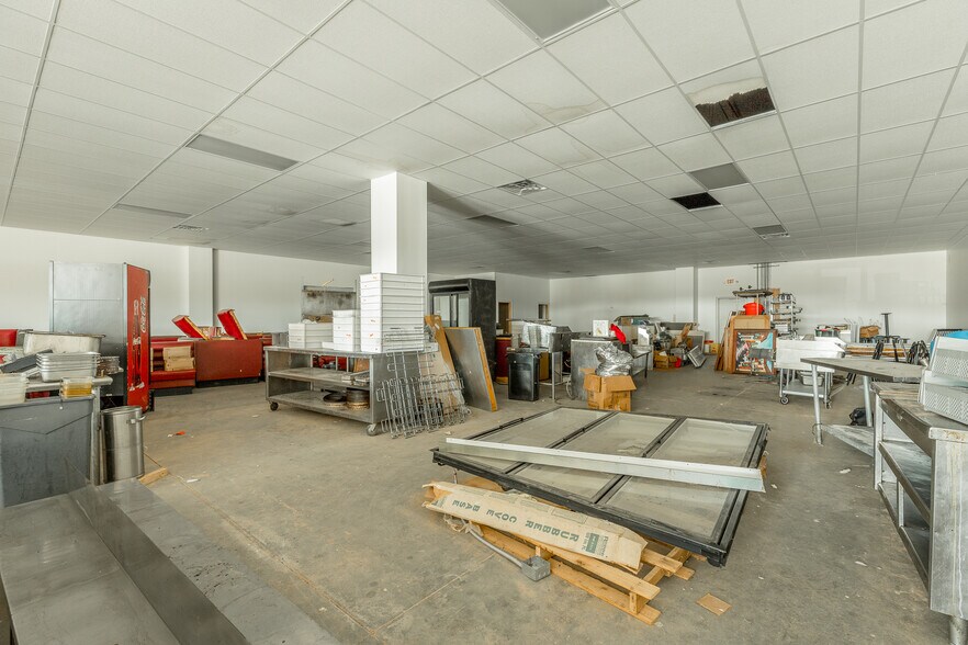 More Photos Of 150 Pearl Dr, LaFayette Restaurant For Sale