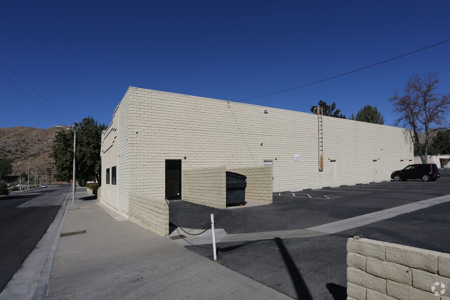 More Photos Of 17866 Sierra Hwy, Santa Clarita Office For Lease
