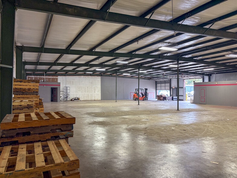 More Photos Of 3280 Industry Dr, North Charleston Warehouse For Lease