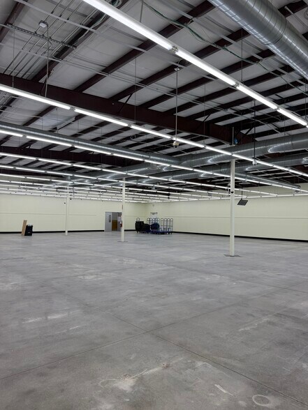 More Photos Of 2128 N Washington Blvd, Sarasota Freestanding For Lease