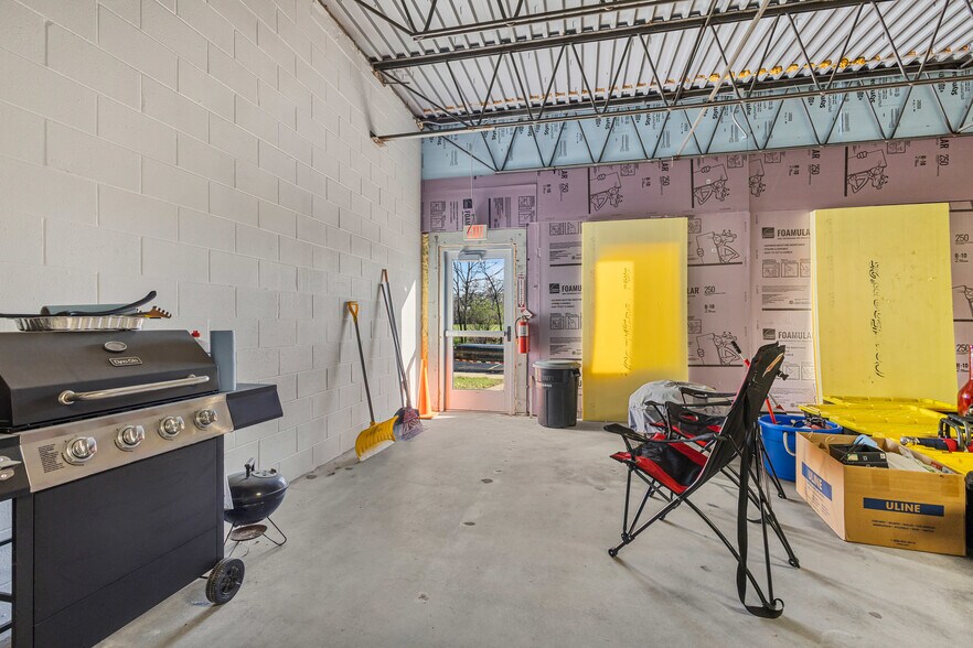 More Photos Of 2104 International Ln, Madison Light Distribution For Sale