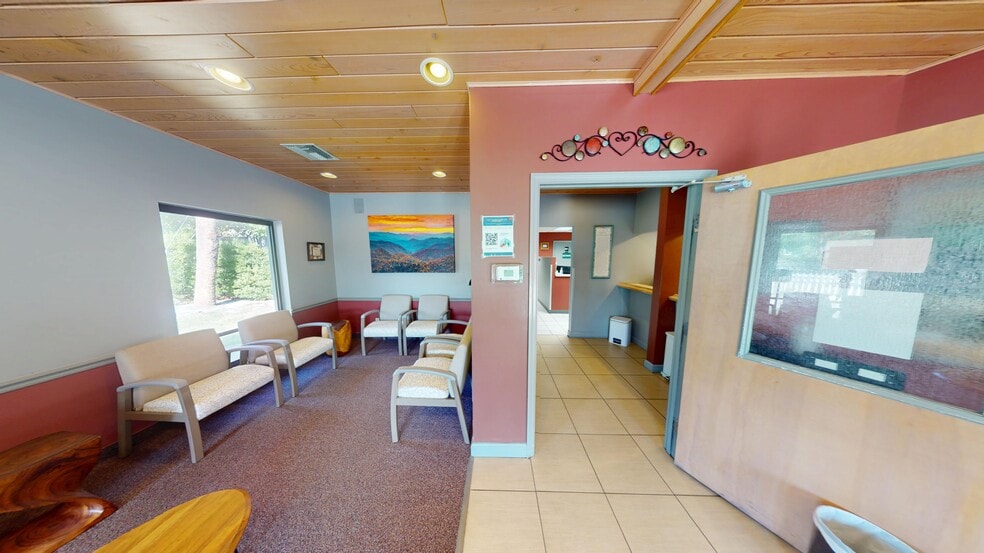 More Photos Of 1027 SE Ocean Blvd, Stuart Medical For Sale