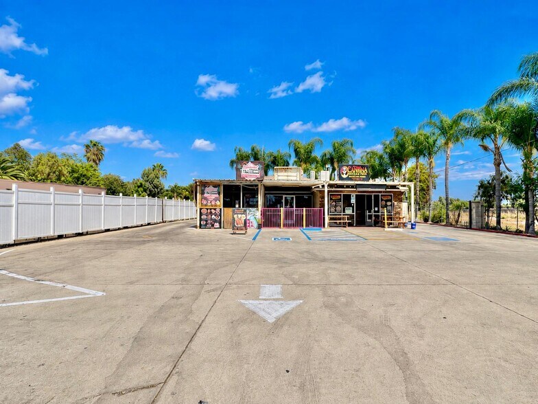 More Photos Of 5666 Etiwanda Ave, Jurupa Valley Storefront For Sale