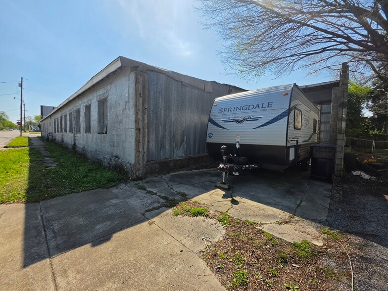 More Photos Of 220 Madison st, Webb City Industrial For Sale