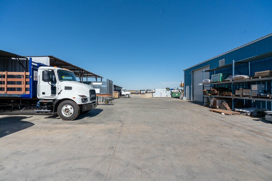 More Photos Of 39006 20th St E, Palmdale Auto Repair For Lease