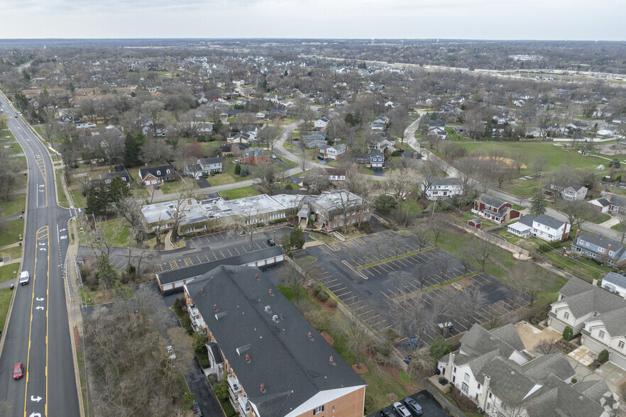 Primary Photo Of 5600 S Wolf Rd, Western Springs Medical For Sale