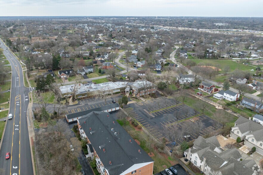 Primary Photo Of 5600 S Wolf Rd, Western Springs Medical For Sale