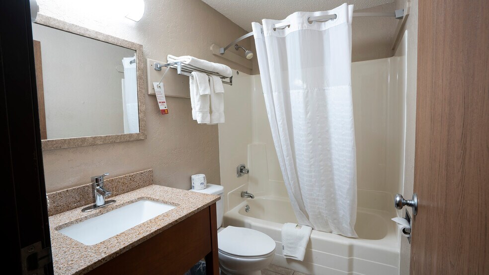 More Photos Of 2006 S Haynes Ave, Miles City Hotel For Sale