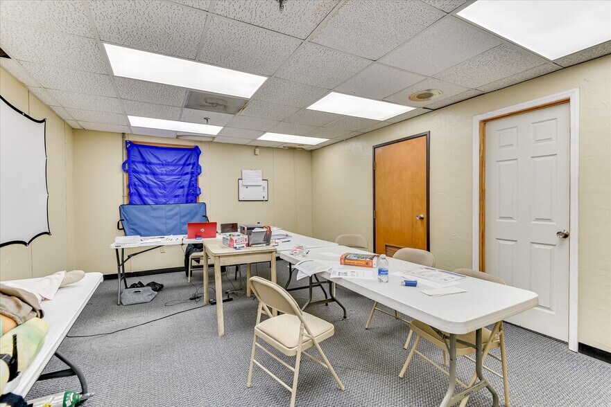 More Photos Of 1089 Augusta Rd, Warrenville Office For Sale