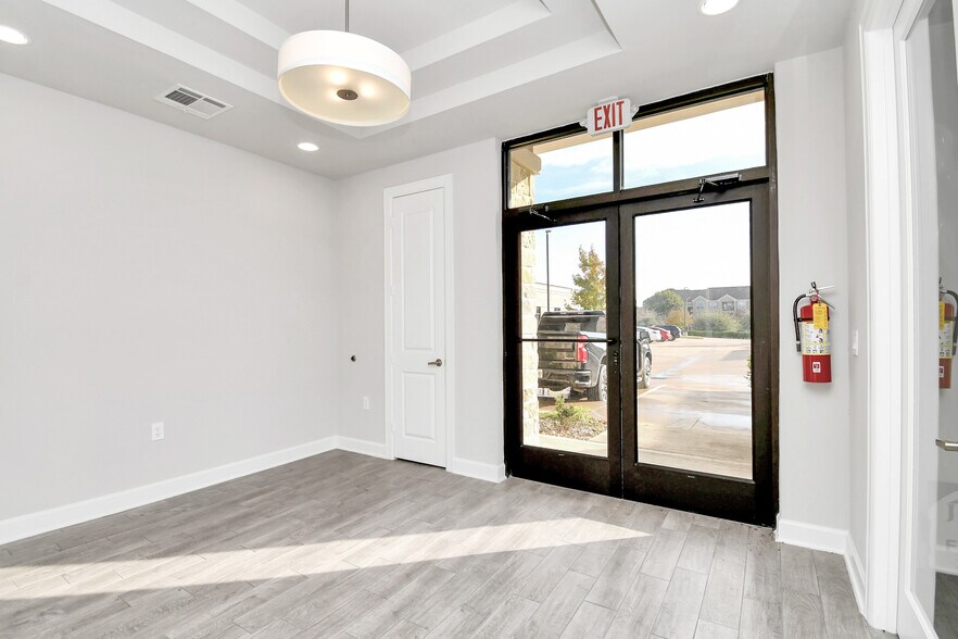 More Photos Of 830 Julie Rivers Dr, Sugar Land Unknown For Lease