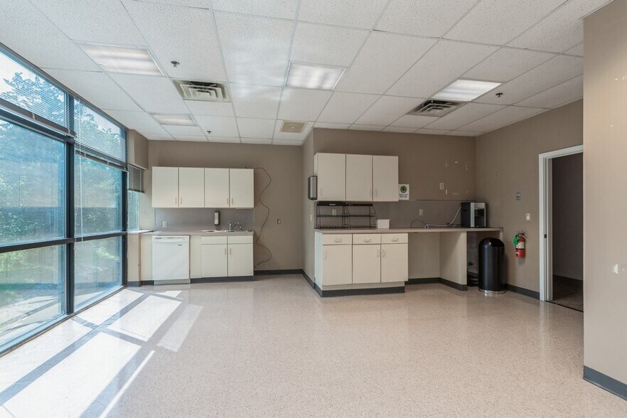 More Photos Of 3121 US Highway 22, Branchburg Coworking Space