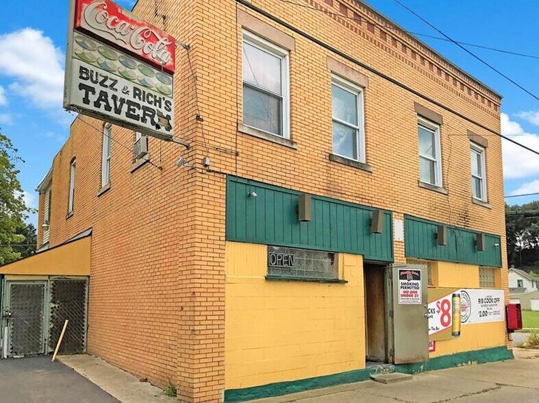 More Photos Of 1701 Hamilton St, New Castle Storefront Retail Residential For Sale