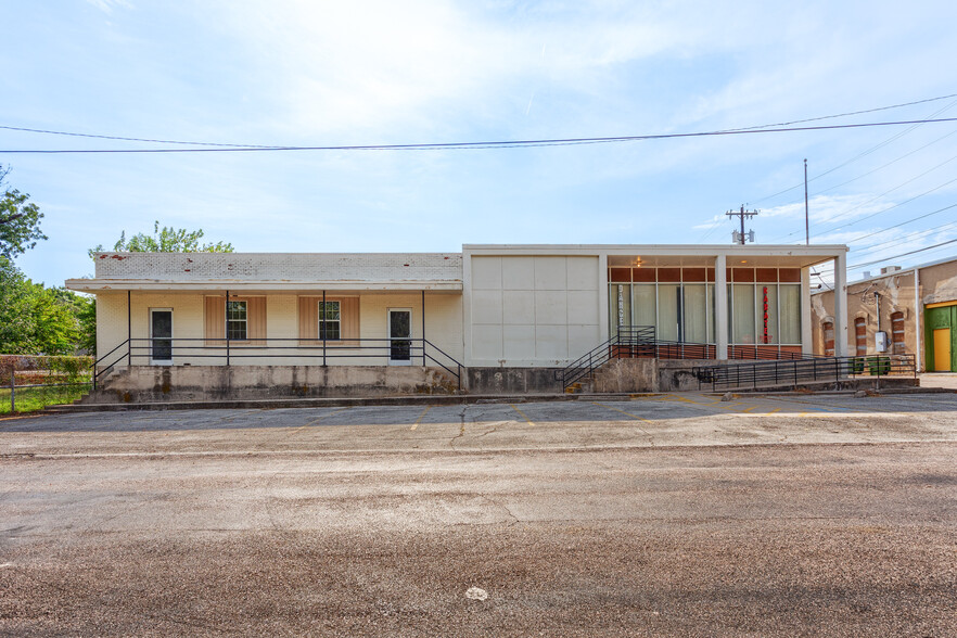 Primary Photo Of 100 Collinsville St, Whitesboro Flex For Lease