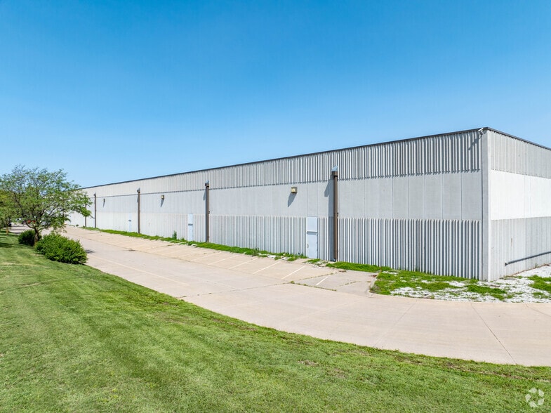 More Photos Of 5240 S 19th St, Lincoln Industrial For Sale