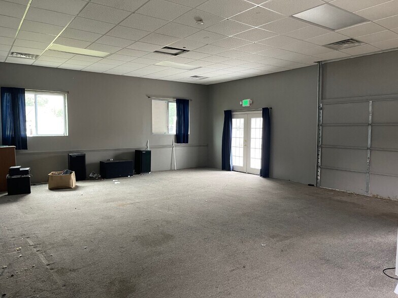 More Photos Of 7379 E Furnace Branch Rd, Glen Burnie General Retail For Sale