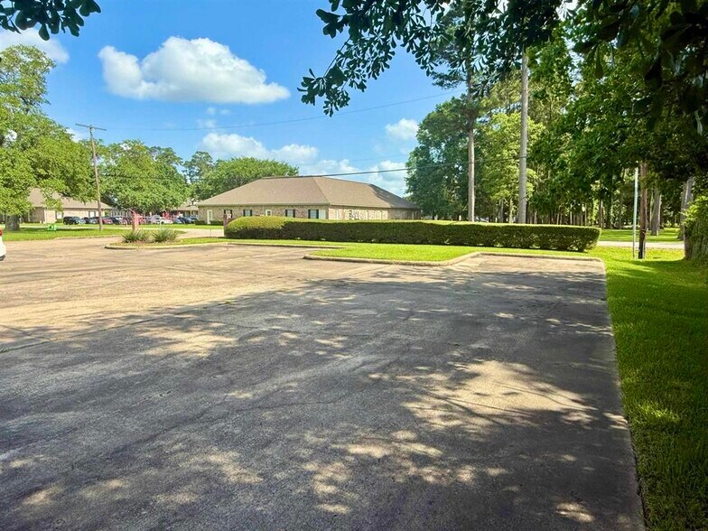 More Photos Of 3590 Blackmon Ln, Beaumont Medical For Sale
