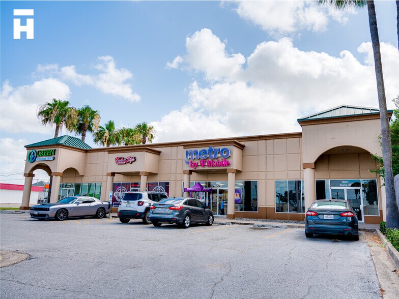 More Photos Of 1601 S 77 Sunshine Strip, Harlingen Storefront Retail Office For Sale