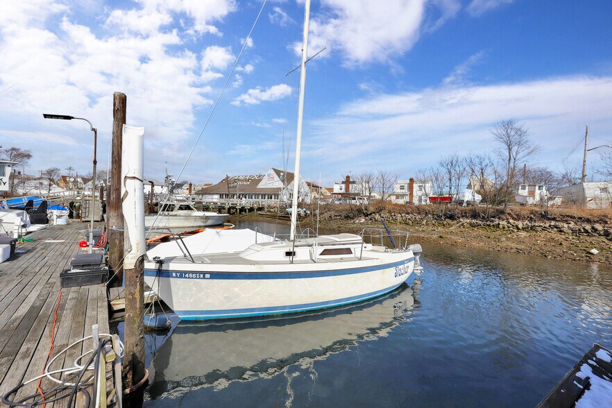 More Photos Of 82-84 Ebony Ct, Brooklyn Marina For Sale
