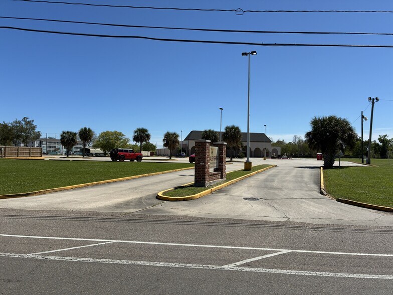 More Photos Of 1940 Ormond Blvd, Destrehan Specialty For Sale