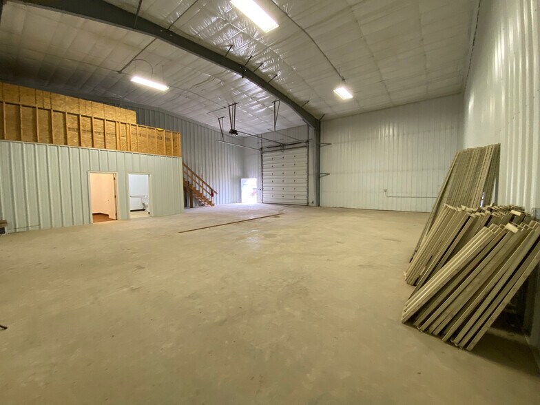 More Photos Of 5806 Baldwin Ln, Williston Warehouse For Sale