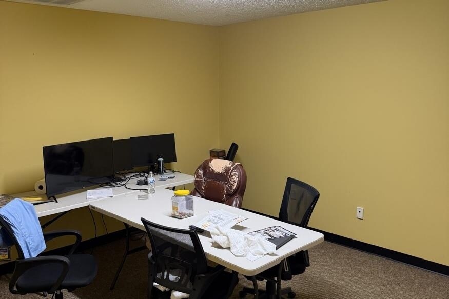 More Photos Of 2708 S Ruby Ave, Gonzales Warehouse For Lease
