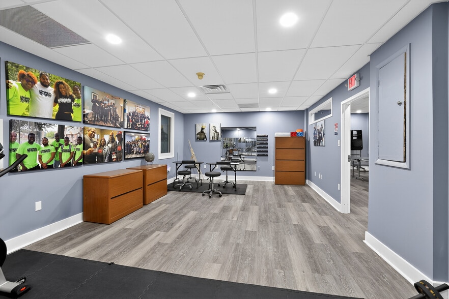 More Photos Of 1501 N Walnut St, Wilmington Office For Sale