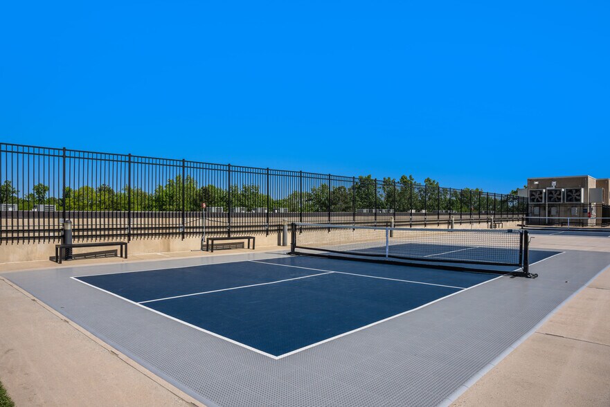 More Photos Of 900 E Six Forks Rd, Raleigh Apartments For Lease