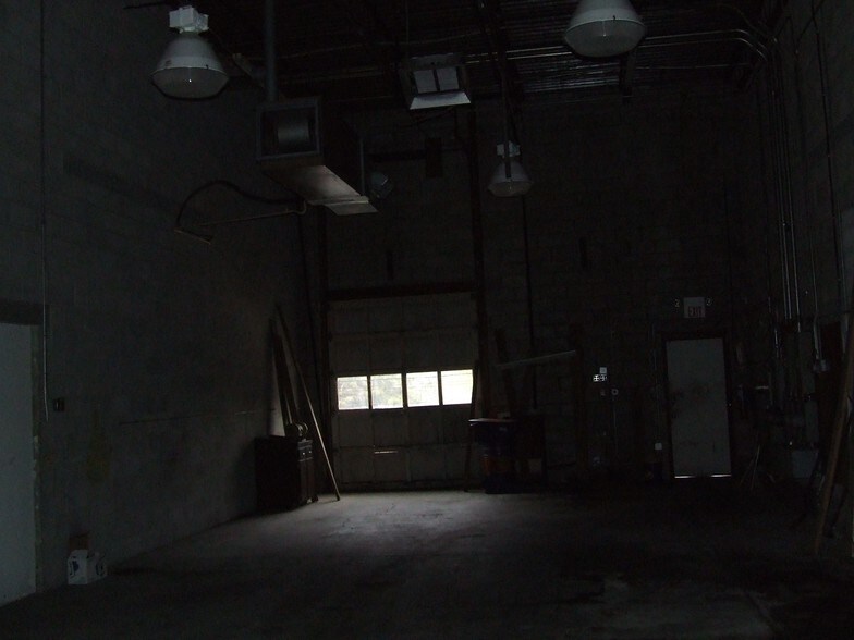 More Photos Of 876 N Lenola Rd, Moorestown Warehouse For Lease
