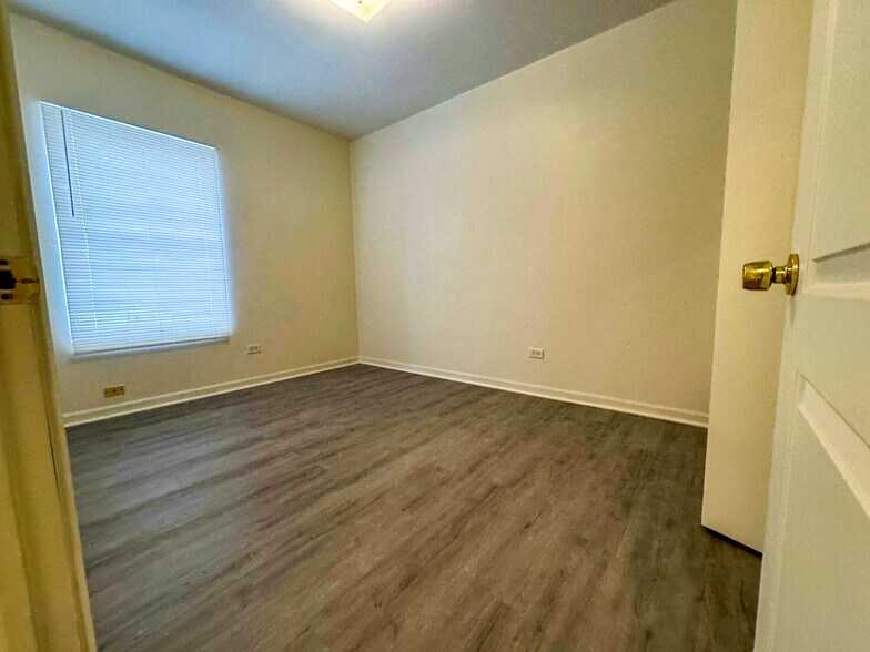 More Photos Of 8213 S Cottage Grove Ave, Chicago Multifamily For Sale