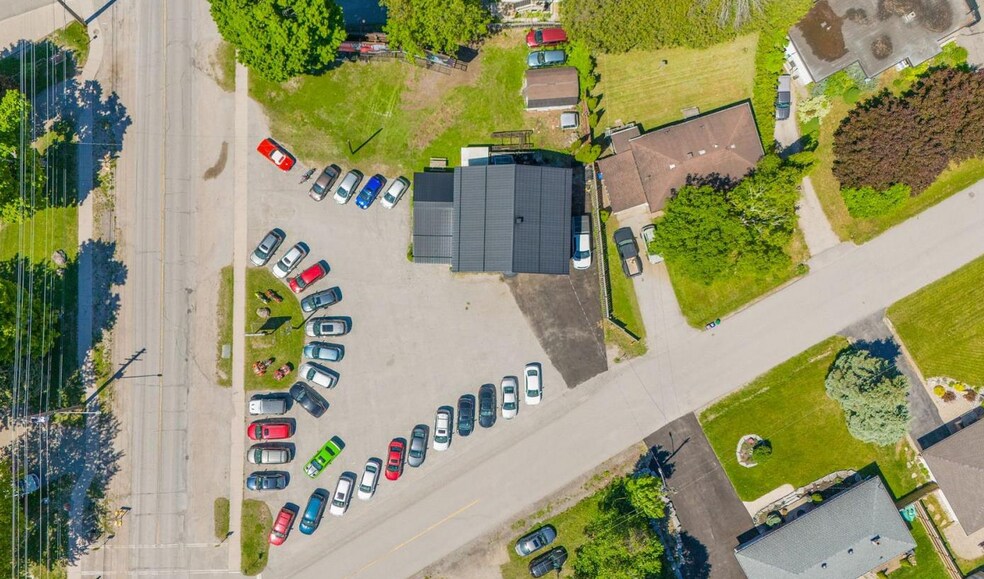 More Photos Of 444 Laclie St, Orillia Auto Dealership For Sale