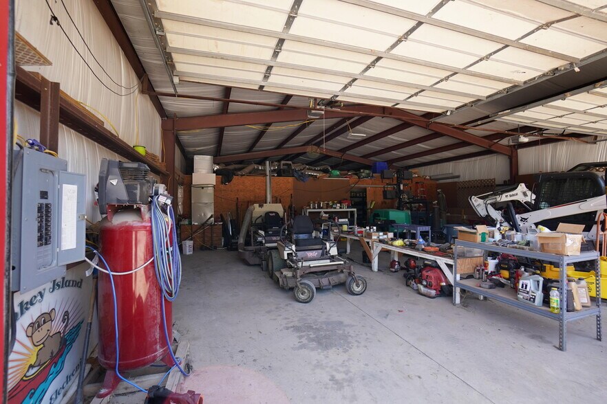 More Photos Of 54450 E Highway 85A, Afton Service For Sale