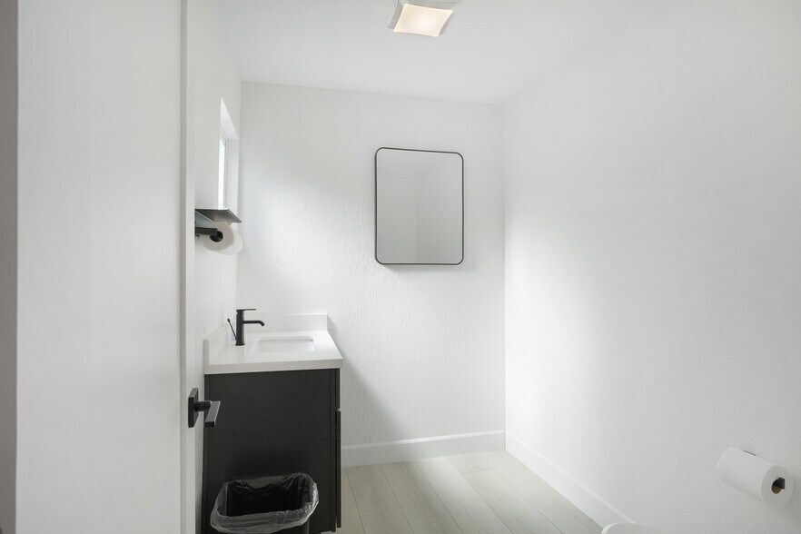 More Photos Of 50 W Main Ave, Morgan Hill Office Residential For Lease