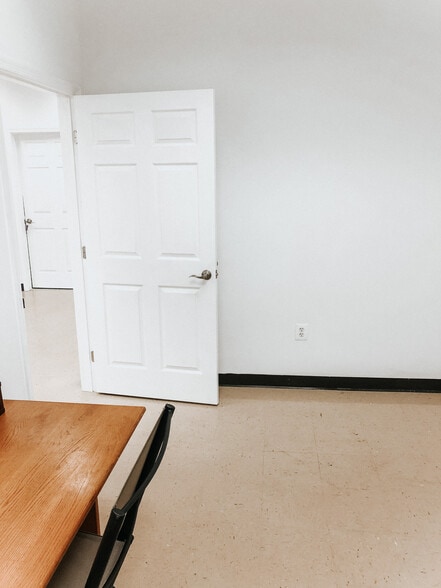 More Photos Of 8120-8144 Flannery Ct, Manassas Warehouse For Lease