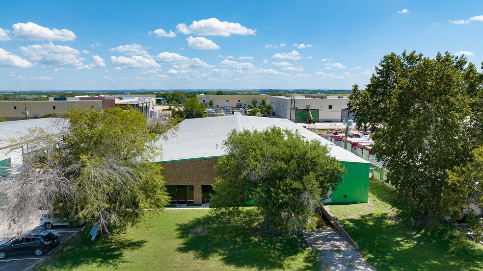 More Photos Of 4204-4210 Felter, Austin Unknown For Lease