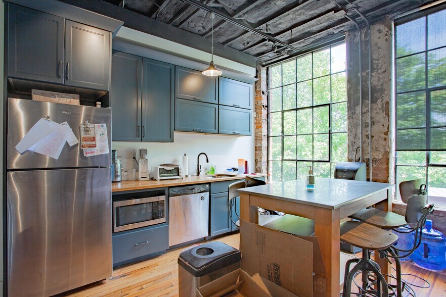 More Photos Of 705 N Main St, Winston-Salem Storefront Retail Office For Sale