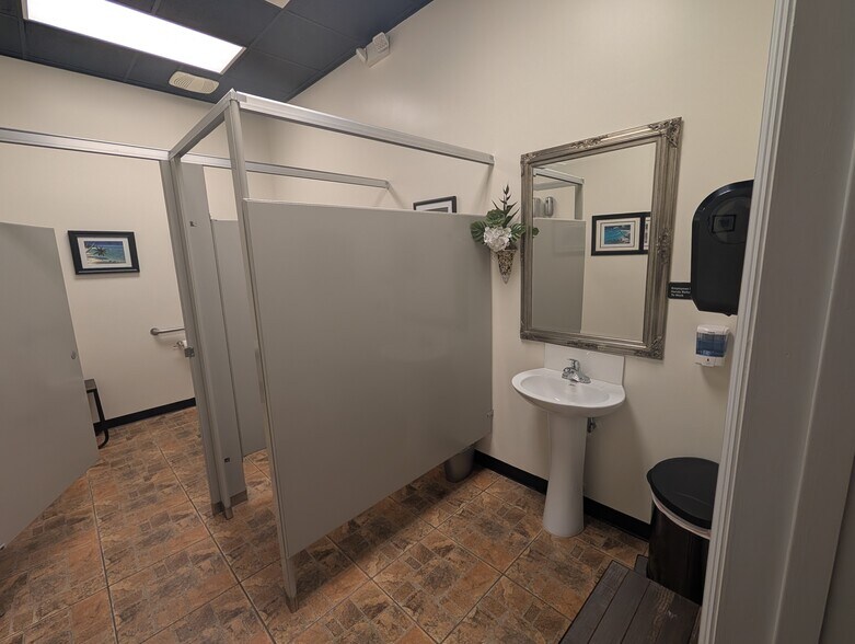 More Photos Of 1437 N US Highway 1, Ormond Beach Office For Sale