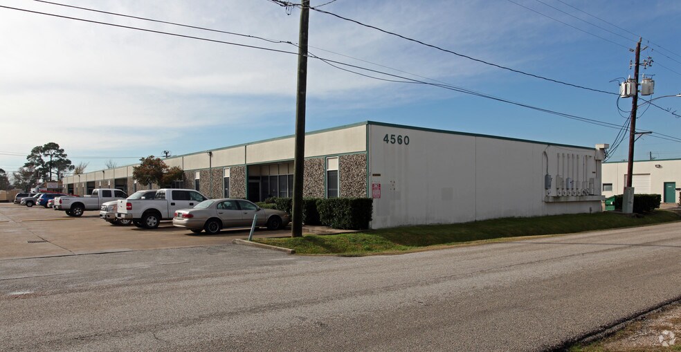 More Photos Of 4500 W 34th St, Houston Unknown For Lease