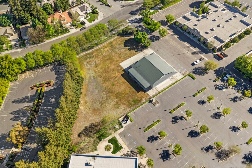 More Photos Of 3404 Shadowbrook Dr, Stockton Storefront Retail Office For Sale