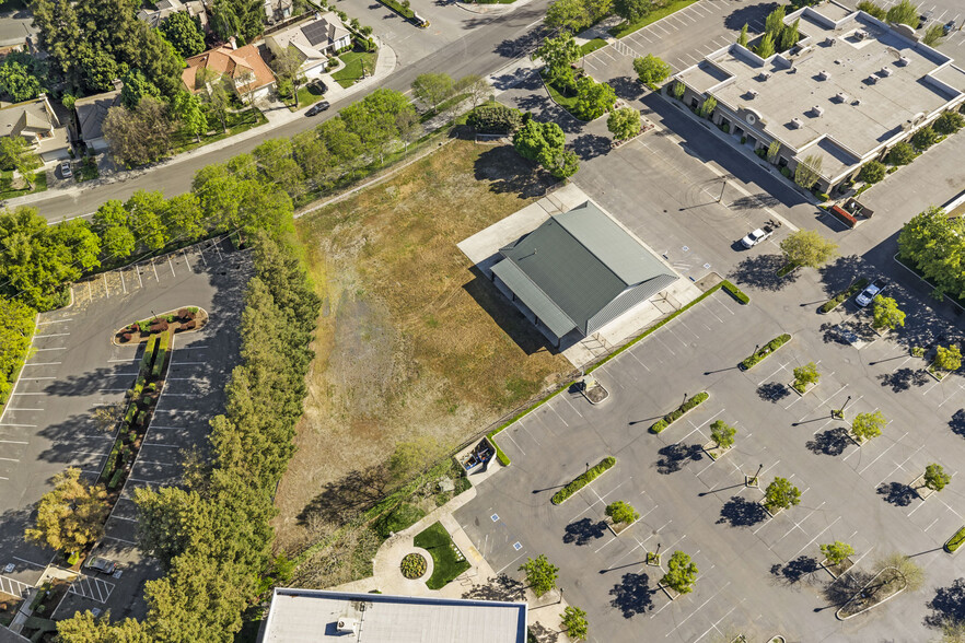 More Photos Of 3404 Shadowbrook Dr, Stockton Storefront Retail Office For Lease
