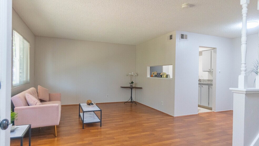 More Photos Of 1093 Del Rio Circle, Concord Apartments For Sale