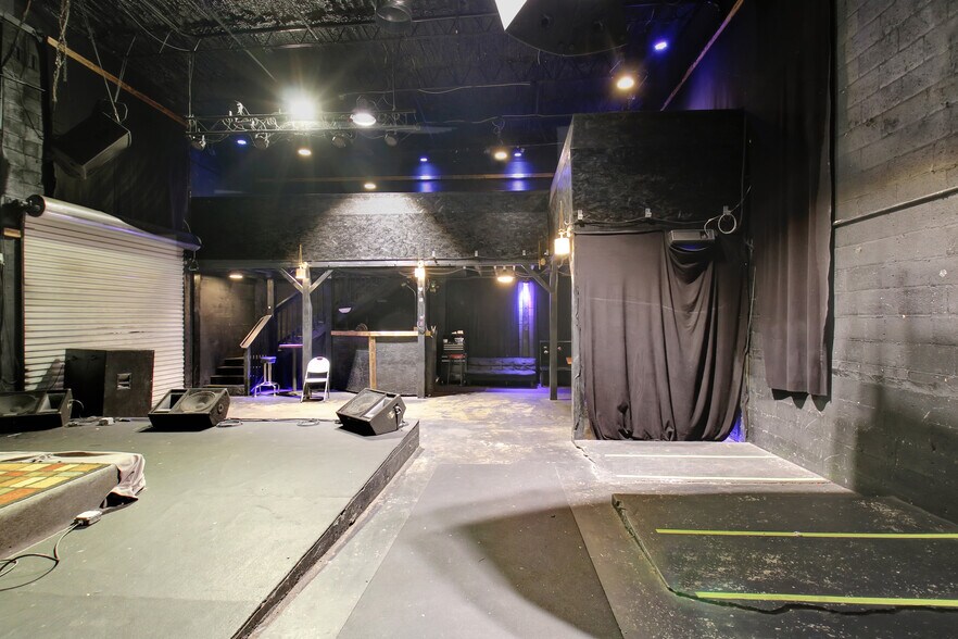 More Photos Of 7716 N Main St, Jonesboro Freestanding For Sale