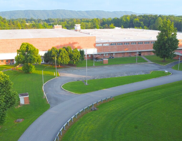 More Photos Of 121 Kingsport Press Rd, Church Hill Distribution For Lease