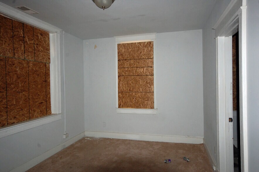 More Photos Of 1941 16th St SE, Washington Apartments For Sale