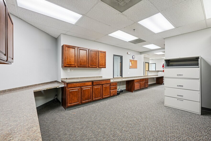 More Photos Of 970 N Broadway, Yonkers Medical For Lease