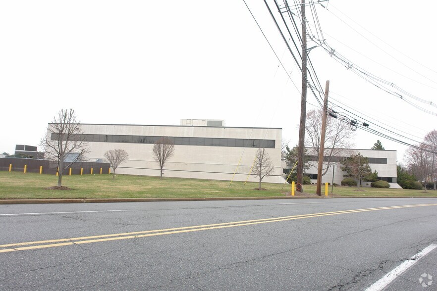 More Photos Of 200 Campus Dr, Somerset Industrial For Lease