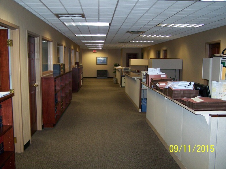 More Photos Of 9 Washington Sq, Albany Office For Sale